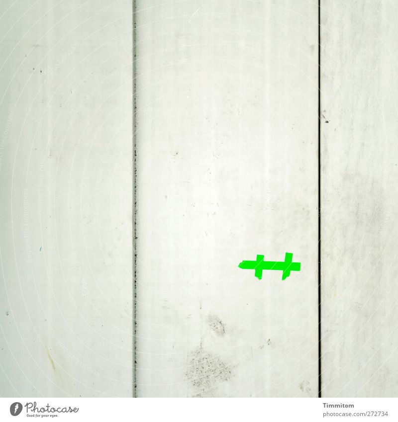 Karl in Monnem: Ahhh! Mannheim Fassade Kunststoff Zeichen ästhetisch einfach grau grün Gefühle Erwartung kleben Fuge sein Farbfoto Gedeckte Farben Außenaufnahme