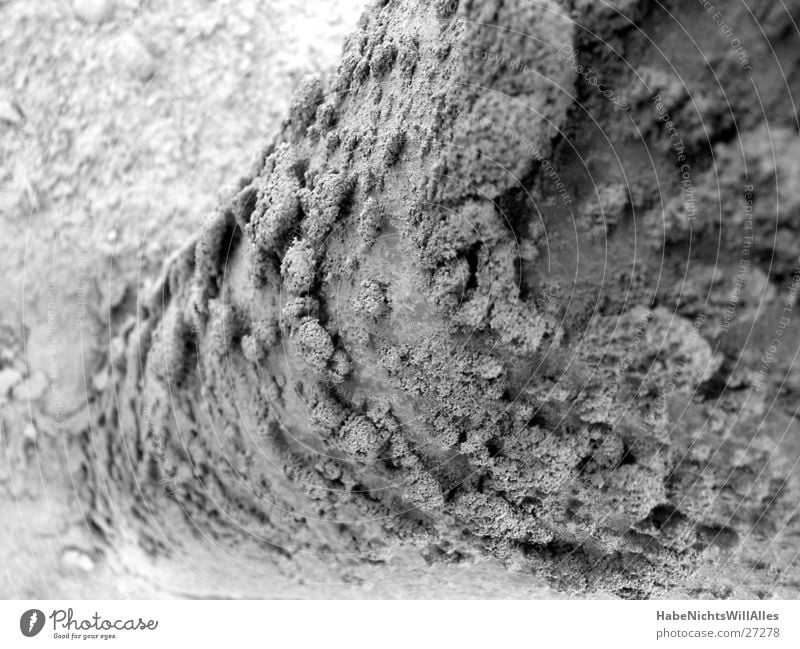 Sandschuppen Kieswerk Industrie Schwarzweißfoto Strukturen & Formen Perspektive Pfosten Scheune