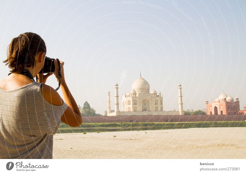 am Taj Mahal Frau Mensch Agra Indien Asien Ferien & Urlaub & Reisen Reisefotografie feminin Sommer Rucksacktourismus Fotokamera SLR Spiegelreflexkamera