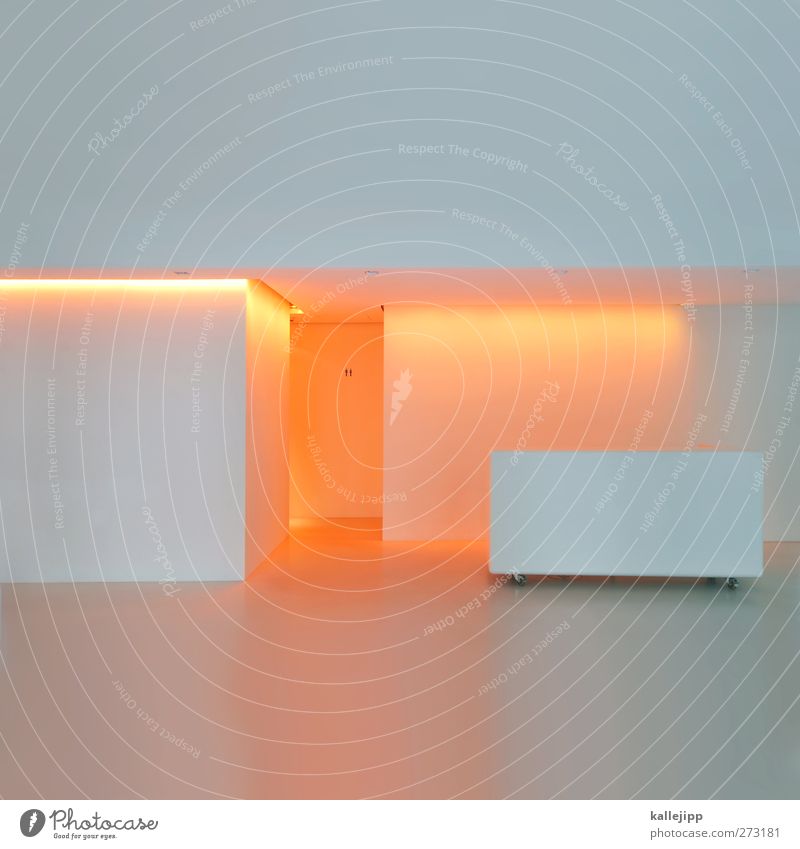 mannschaftskabine - oranje Mauer Wand Tür kalt Lifestyle Architektur Design Lichtdesign orange Toilette Theke weiß Sauberkeit clean Innenarchitektur neutral
