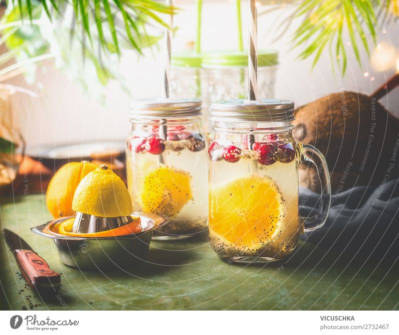 Chia Samen Limonade mit Zitronensaft Lebensmittel Frucht Getränk Erfrischungsgetränk Trinkwasser Saft Lifestyle Stil Design Gesundheit Gesunde Ernährung Sommer