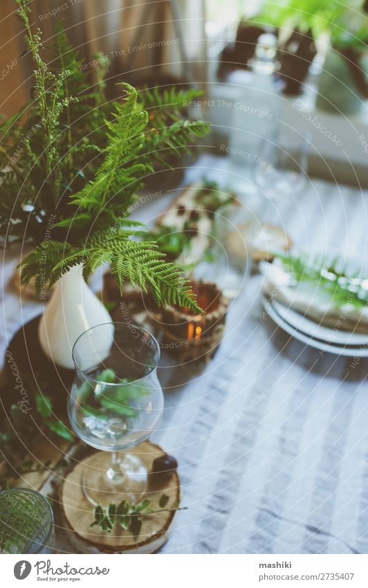 sommerliche Tischdekoration im natürlichen organischen Stil Abendessen Teller Besteck Design Sommer Garten Dekoration & Verzierung Feste & Feiern Hochzeit Natur