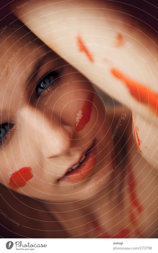 nah&bunt feminin Junge Frau Jugendliche Gesicht 1 Mensch 18-30 Jahre Erwachsene orange selbstbewußt fordern Körpermalerei Kunst Schminke Farbfoto Nahaufnahme