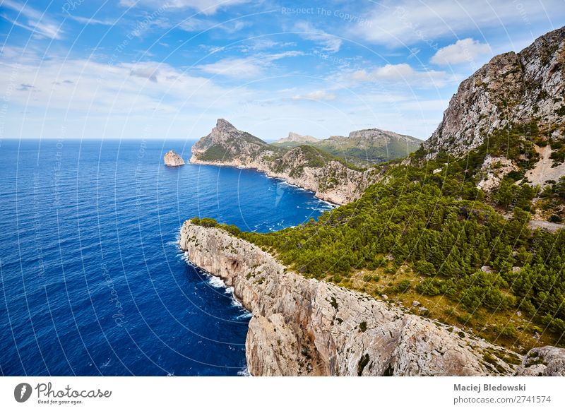 Gesamtansicht des Cap de Formentor, Mallorca. Ferien & Urlaub & Reisen Tourismus Ausflug Abenteuer Ferne Freiheit Sommer Sommerurlaub Meer Insel