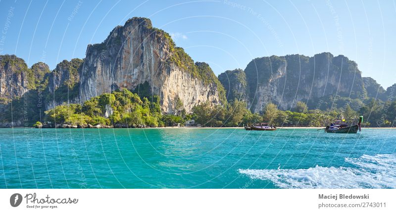 Krabi Provinz Küste an einem sonnigen Morgen, Thailand Ferien & Urlaub & Reisen Tourismus Ausflug Abenteuer Ferne Kreuzfahrt Sommer Strand Meer Insel Wellen