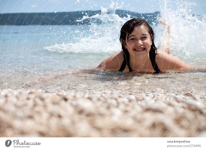 wasserratte Ferien & Urlaub & Reisen Sommer Sommerurlaub Strand Meer Mädchen Kindheit 1 Mensch 13-18 Jahre Jugendliche Küste Bikini brünett Schwimmen & Baden