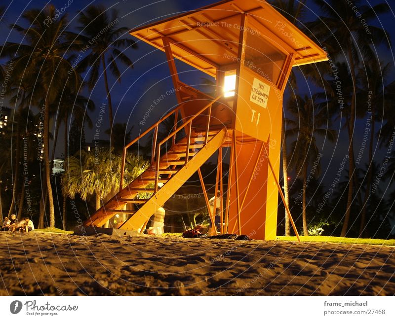 baywatch Strand Hawaii Nacht Langzeitbelichtung Rettungsturm Strandposten