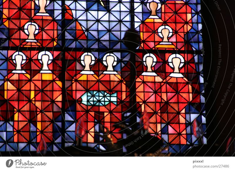 Köpfe im Kirchenfenster rot Religion & Glaube Gemälde abstrakt Hintergrundbild Fenster Licht historisch heilig blau