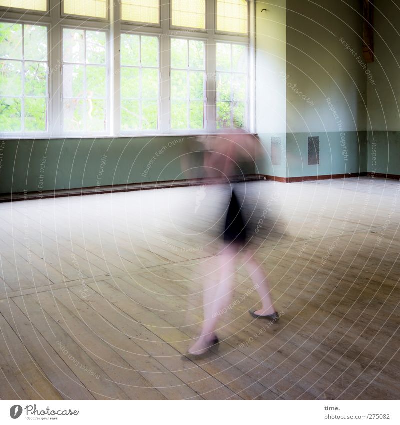 Ghost Dancing | Unfinished Ballroom Story (II) feminin 1 Mensch Tanzen Tänzer Haus Mauer Wand Fenster drehen gehen stehen ästhetisch außergewöhnlich elegant