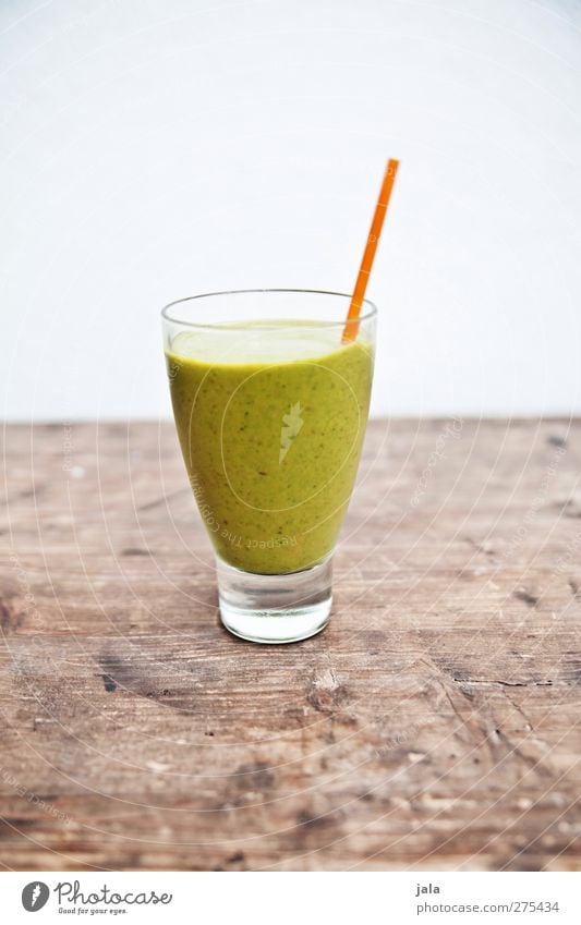 grünes monster Lebensmittel Gemüse Frucht Ernährung Bioprodukte Vegetarische Ernährung Slowfood Saft Milchshake Mixgetränk Glas Trinkhalm Gesundheit natürlich