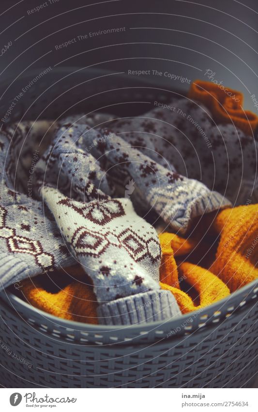 Ästhetik der Schmutzwäsche Häusliches Leben Wohnung Bad Mode Bekleidung Arbeitsbekleidung Pullover Stoff stricken Strickjacke Strickmuster ästhetisch Wärme