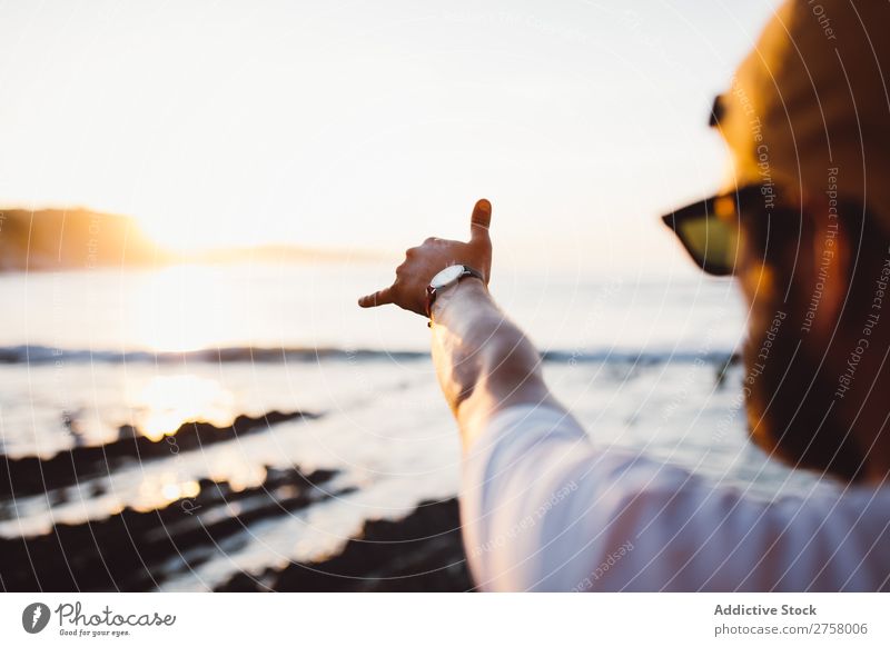 Hand Haltende Blume Am Meer Ein Lizenzfreies Stock Foto Von Photocase