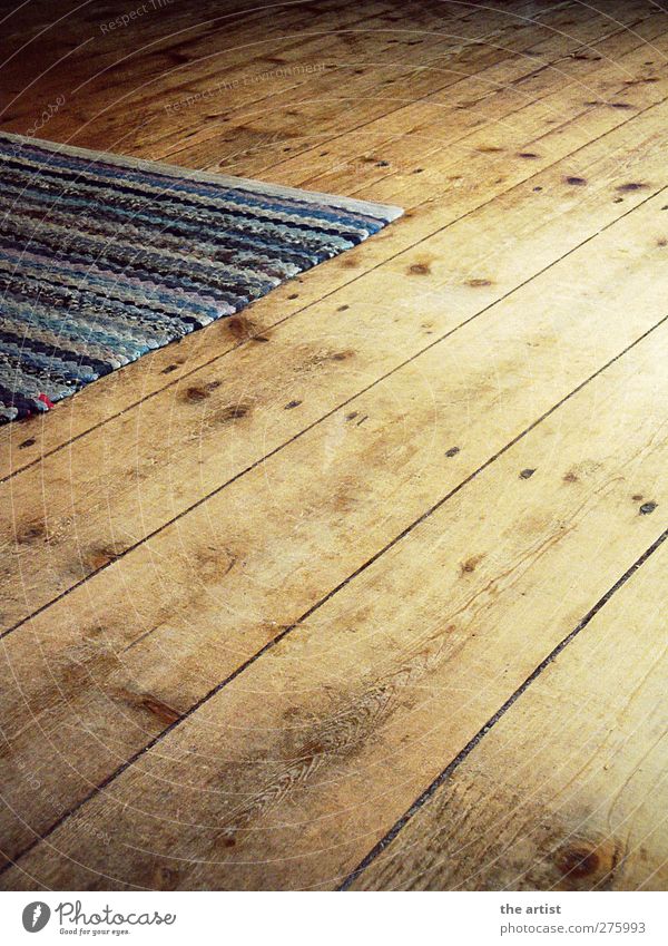 Home Teppich Holzfußboden Bodenbelag alt braun grau Gedeckte Farben Innenaufnahme Menschenleer Maserung