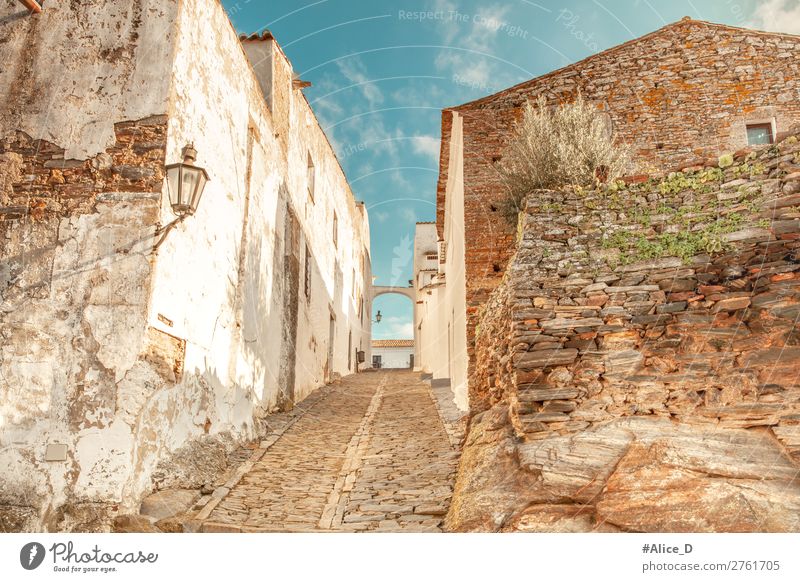 Mittelalterliches Dorf Monsaraz im Alentejo Portugal Ferien & Urlaub & Reisen Tourismus Europa Kleinstadt Altstadt Menschenleer Haus Gebäude Architektur Mauer