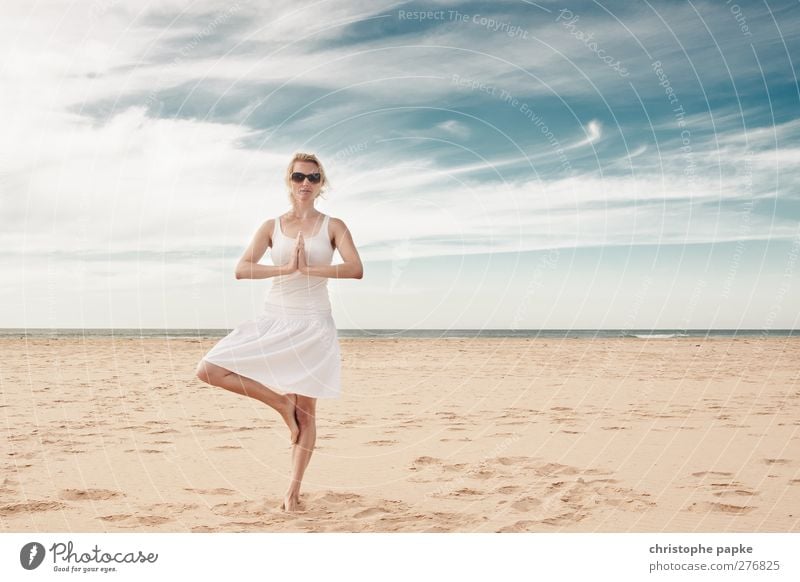 Namaste Wellness harmonisch Wohlgefühl Erholung ruhig Meditation Ferien & Urlaub & Reisen Sommer Sommerurlaub Strand Meer Fitness Sport-Training Yoga Mensch