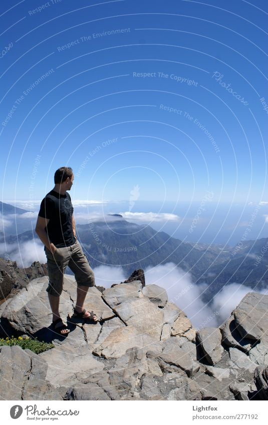 Hoch hinaus und dem Himmel so nah... maskulin Junger Mann Jugendliche Erwachsene Körper 1 Mensch 30-45 Jahre Umwelt Natur Landschaft Urelemente Erde Luft