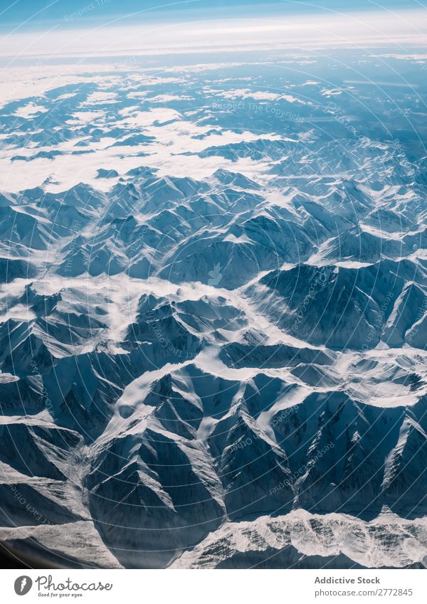 Malerische Aussicht auf die verschneiten Berge Berge u. Gebirge Reichweite Schnee Panorama (Bildformat) Landschaft Wolkendecke Tourismus Winter natürlich