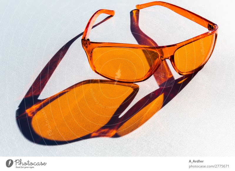 coole Sonnenbrille Lifestyle elegant Stil Design Ferien & Urlaub & Reisen Sommer Sommerurlaub Sonnenbad Strand Meer Kunst Mode Bekleidung Schutzbekleidung