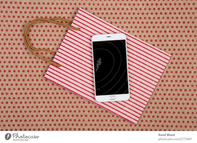 Einkaufstasche, Geschenktaschen und weißes Smartphone kaufen Stil Design Büro Handwerk Business Telefon PDA Bildschirm Technik & Technologie Musiknoten Rudel
