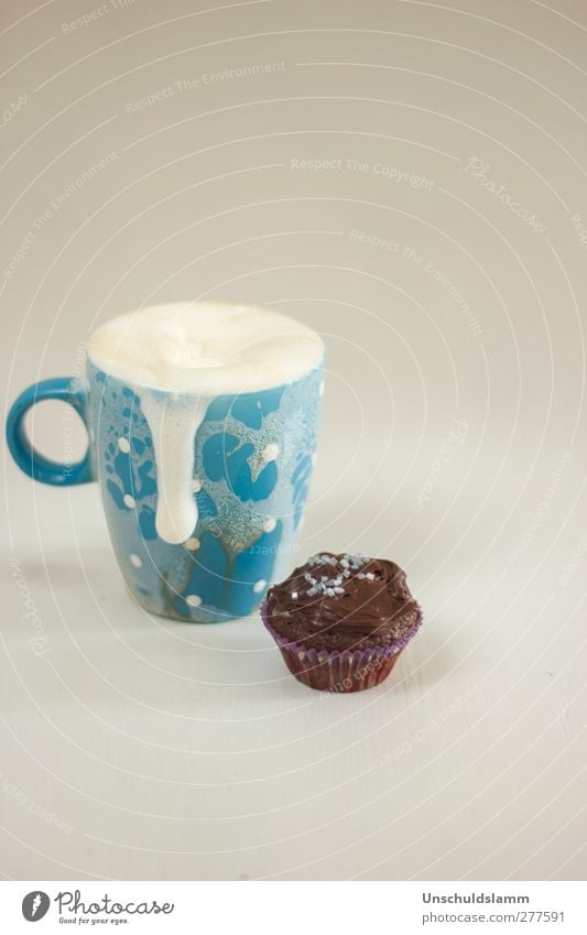 M wie Milch Lebensmittel Milcherzeugnisse Teigwaren Backwaren Kuchen Schokolade Muffin Ernährung Essen Frühstück Kaffeetrinken Heißgetränk Latte Macchiato