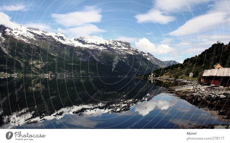 Spieglein Spieglein Umwelt Natur Landschaft Wasser Himmel Schönes Wetter Berge u. Gebirge Schneebedeckte Gipfel Erholung wandern Einsamkeit Alpen Holzhütte