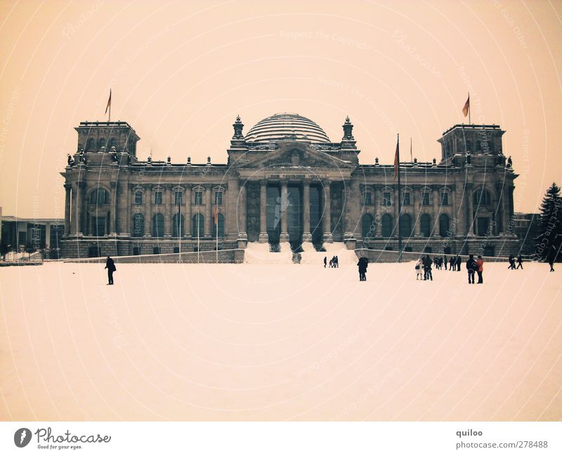 Wir fahren nach Berlin Deutschland Hauptstadt Stadtzentrum Park Bauwerk Gebäude Architektur Sehenswürdigkeit Wahrzeichen Deutscher Bundestag Fahne