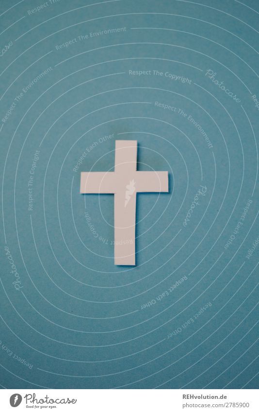Kreuz Zeichen außergewöhnlich Religion & Glaube Christliches Kreuz Christentum Papier Kreativität gebastelt blau einfach Farbfoto Innenaufnahme