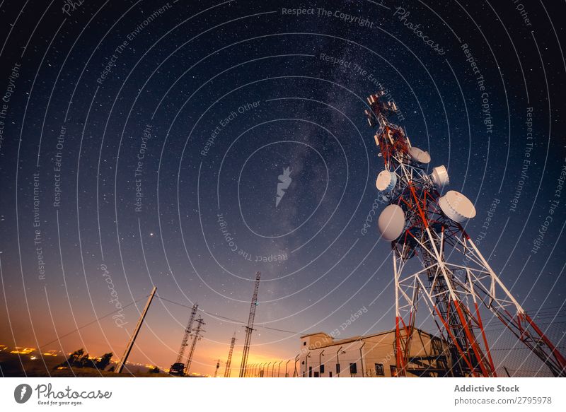 Funkturm gegen Sternenhimmel Radio Turm Himmel Nacht Mitteilung Station Industrie Technik & Technologie Telekommunikation Gerät Antenne Strukturen & Formen
