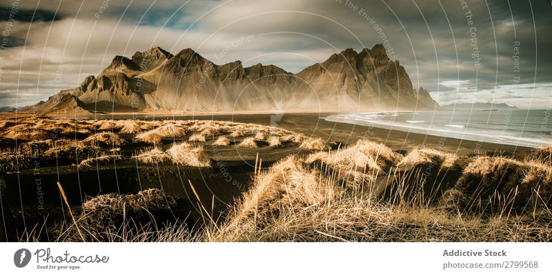 Panorama der großen Klippe über dem Wasser Reflexion & Spiegelung Panorama (Bildformat) majestätisch Island Berge u. Gebirge Landschaft Natur Himmel