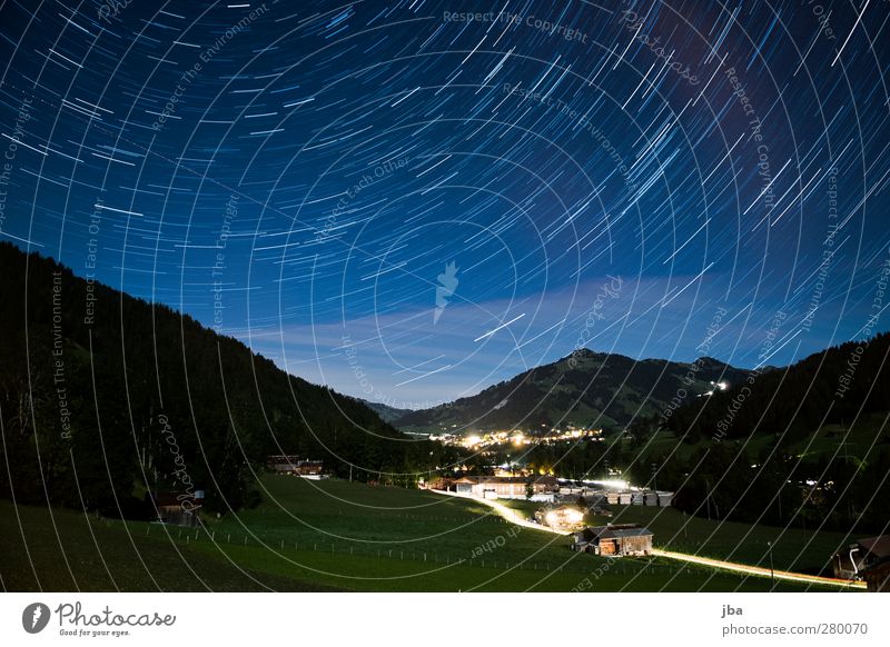 Blick nach Gstaad Leben Wohlgefühl ruhig Ferien & Urlaub & Reisen Ferne Freiheit Sommer Berge u. Gebirge Kunst Natur Landschaft Urelemente Himmel Nachthimmel