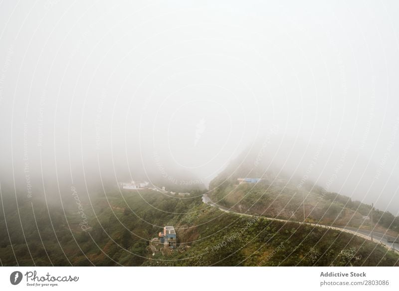 Nebel über wunderschönes hügeliges Gelände Hügel Natur playa norte Spanien Landschaft Ferien & Urlaub & Reisen Ausflug grün rau Tourismus Umwelt Wetter dick