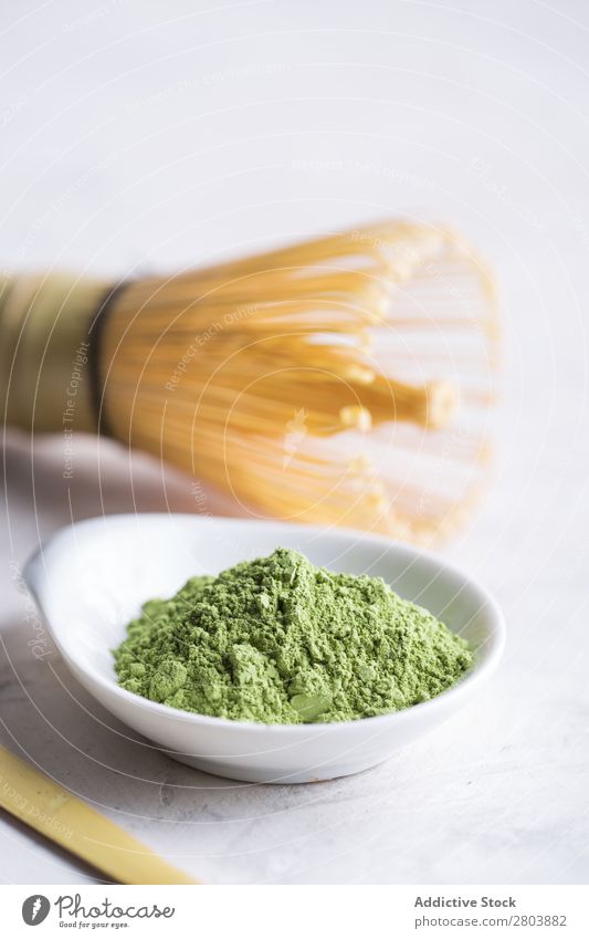 Grunes Matcha Tee Pulver Und Bambusbesen Ein Lizenzfreies Stock Foto Von Photocase