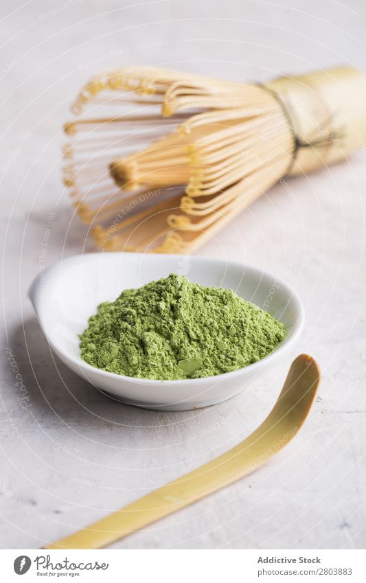 Grunes Matcha Tee Pulver Und Bambusbesen Ein Lizenzfreies Stock Foto Von Photocase