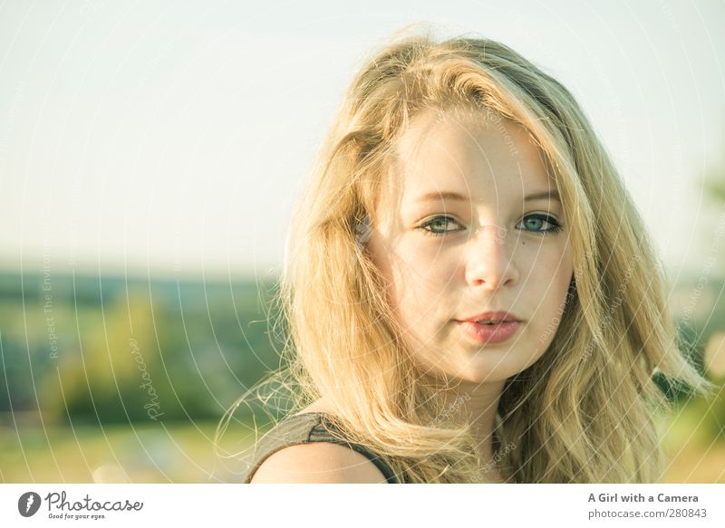 ja, nein, vielleicht .... Mensch feminin Junge Frau Jugendliche Leben Haare & Frisuren Auge 1 13-18 Jahre Kind leuchten blond Coolness Freundlichkeit schön