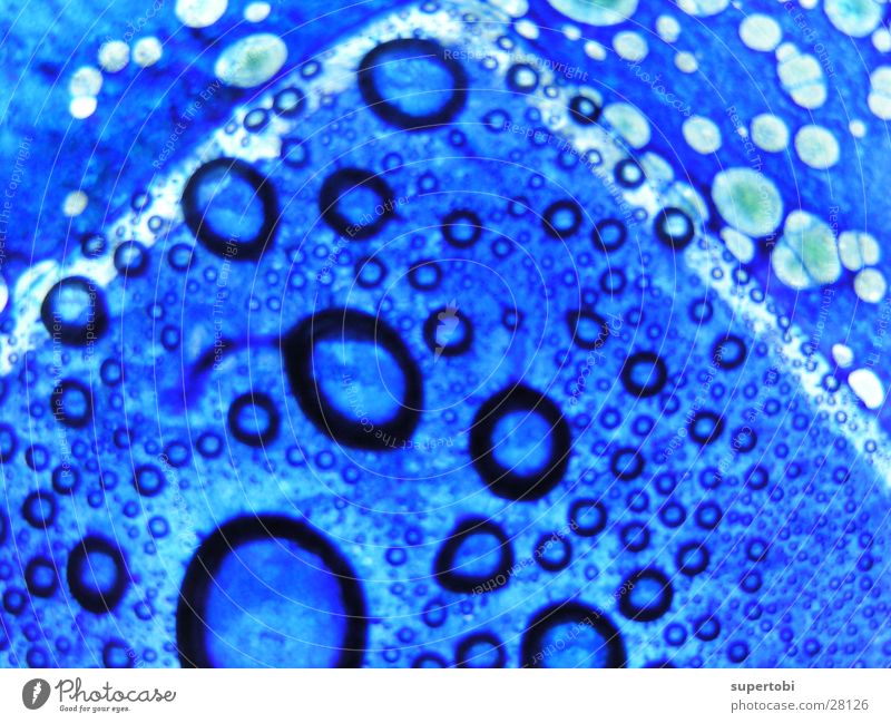 Glasbläschen Makroaufnahme Nahaufnahme Blase blasen blau Glasstern Wasser