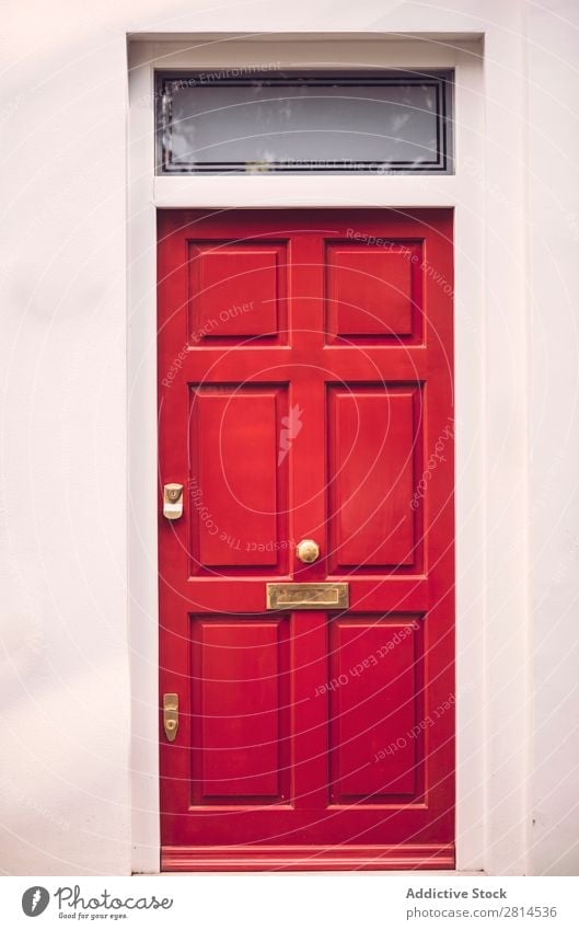 Rote Tür in London rot Hauseingang heimwärts Briten England Vorderseite Türöffnung alt Architektur Fassade Außenseite Großbritannien Straße bemalt hell Farbe