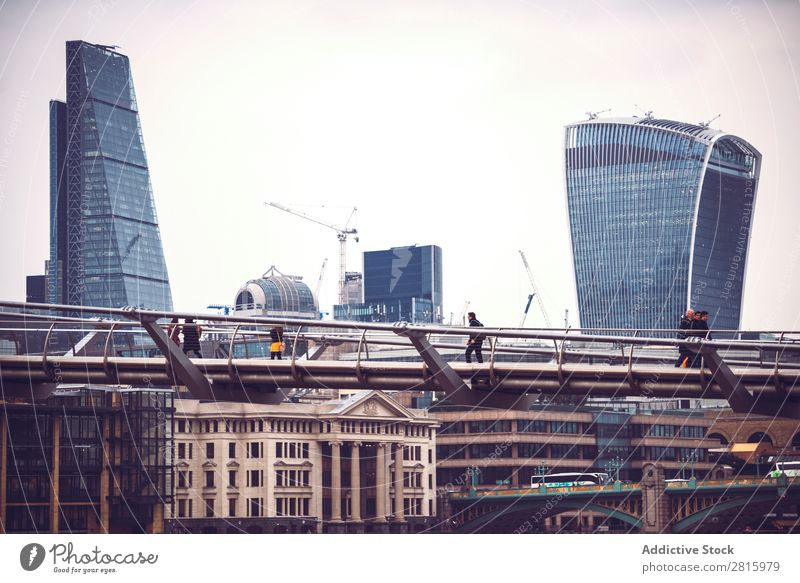 Skyline-Blick auf Londons konzeptionelle Glaswolkenkratzer und Sockel Hochhaus Architektur Großstadt Großbritannien Stadt Business Tourismus England Wahrzeichen