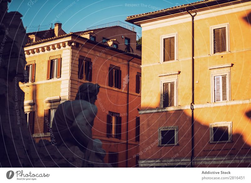 Rom, Italien. Typische architektonische Details der Altstadt Hintergrundbild alt Tür Wand gelb Baum dreckig grün Häusliches Leben braun Anwesen historisch Licht
