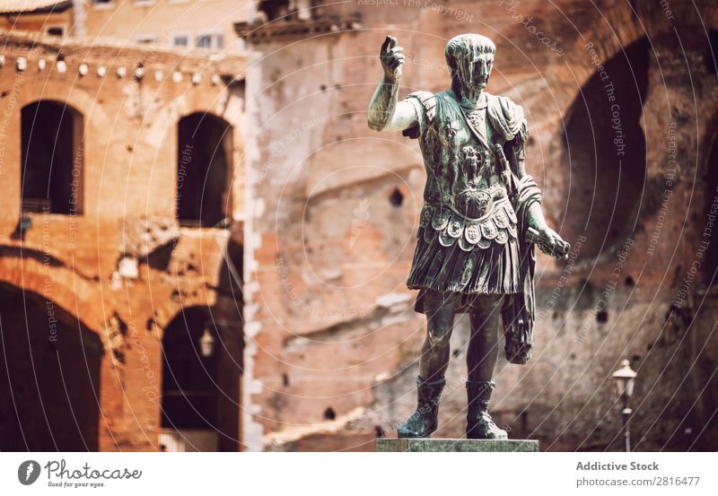 Statue des römischen Kaisers Trajan in Rom, Italien Straße Nahaufnahme alt altehrwürdig Detailaufnahme Europäer Außenaufnahme antik Europa Italienisch