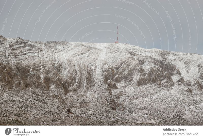 Ruhiger Berg mit Schnee bedeckt Hügel Berge u. Gebirge Turm Dachboden Natur Landschaft weiß Winter Panorama (Bildformat) kalt schön Aussicht Jahreszeiten Wolken