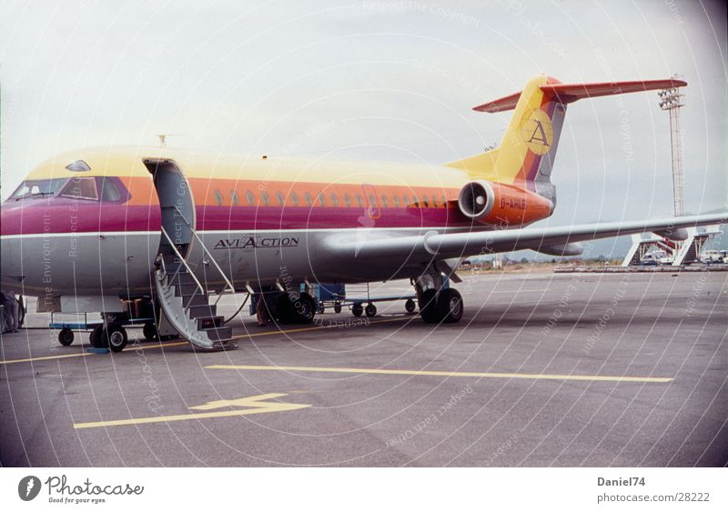 Aeroport Flugzeug Nostalgie Siebziger Jahre Gangway Rollfeld Luftverkehr Flughafen
