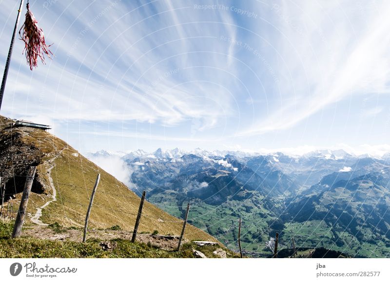 Berner Alpen Leben Tourismus Ausflug Freiheit Sommer Berge u. Gebirge wandern Natur Landschaft Urelemente Luft Wolken Herbst Schönes Wetter Wind Felsen
