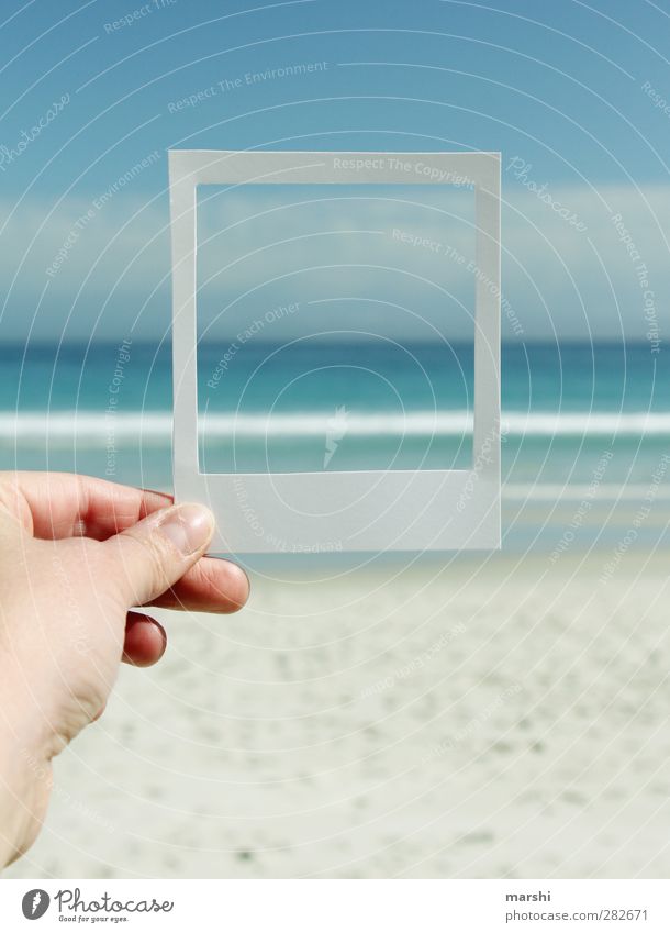 Urlaubsgrüße Landschaft Urelemente Sand Wasser Himmel Frühling Sommer Wetter Schönes Wetter Wellen Strand Bucht Meer blau Polaroid Rahmen Erinnerung Fotografie