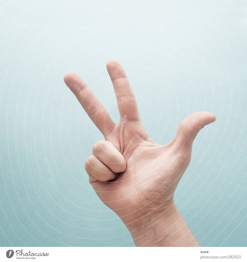 3 Bier bitte. Haut Arme Hand Finger Zeichen Kommunizieren Coolness einfach hell trendy Zeigefinger hell-blau zählen gestikulieren Europäer Gebärdensprache