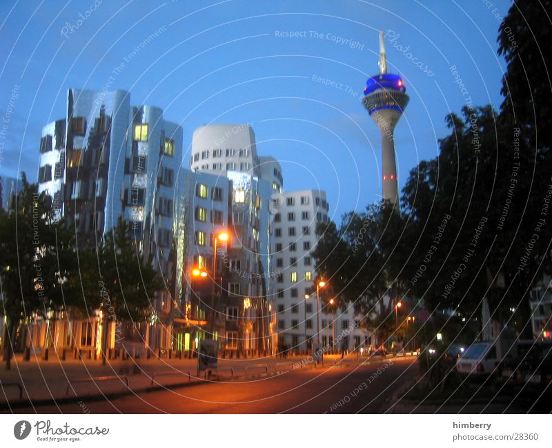 Photocase Nach Rheinturm Durchsuchen Und 297 Lizenzfreie Stockbilder Finden