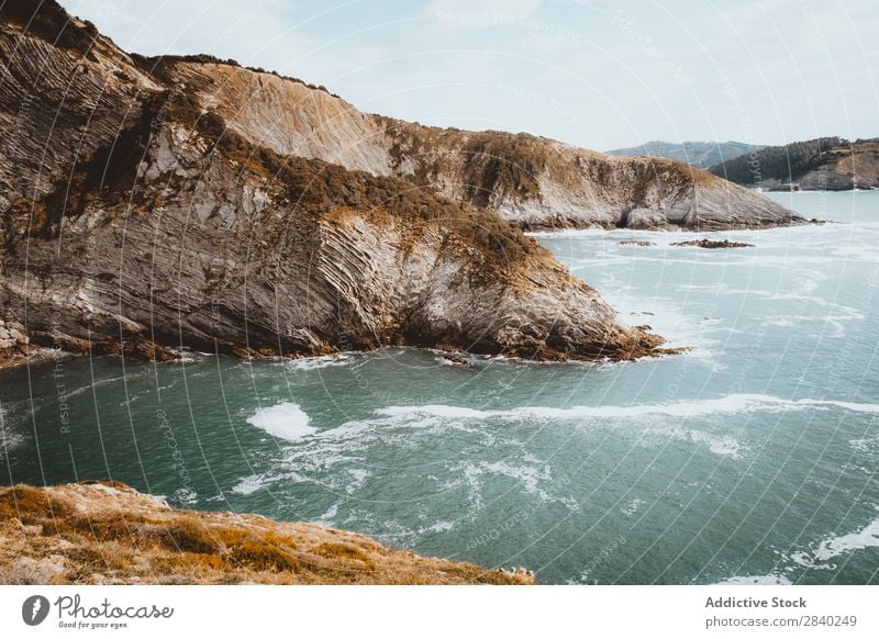 Ruhig fließendes Wasser im Bergtal Landschaft Berge u. Gebirge strömen Umwelt Nebel frisch Natur Ferien & Urlaub & Reisen Wildnis Panorama (Bildformat)