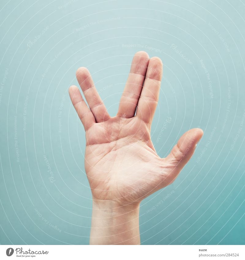 Seid gegrüßt Erdlinge Haut Arme Hand Finger Zeichen Kommunizieren Coolness einfach hell trendy Frieden Ringfinger kleiner Finger Daumen Zeigefinger hell-blau