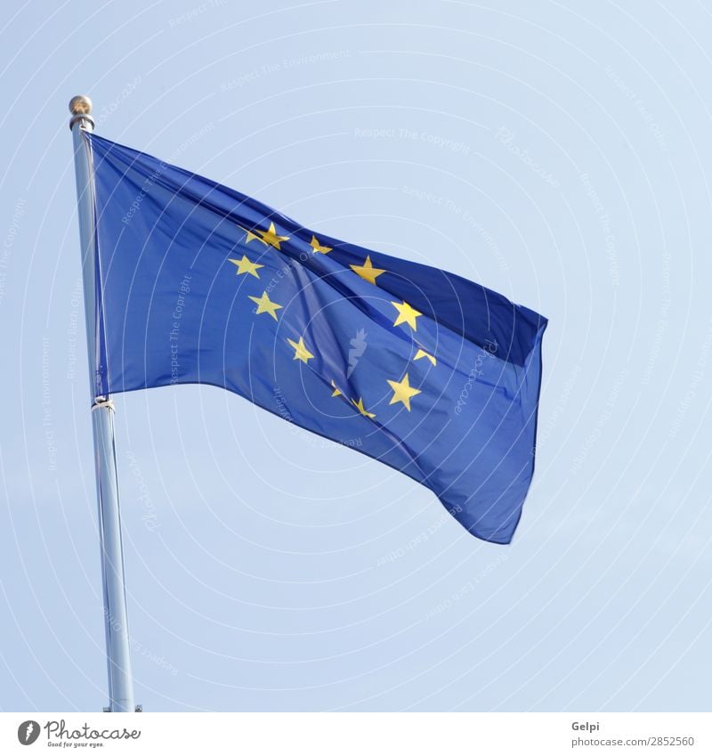 Europäische Flagge weht im Mast Geldinstitut Unternehmen Himmel Wind Wahrzeichen Stoff Fahne blau gelb Identität Krise Politik & Staat Zusammenhalt Europa