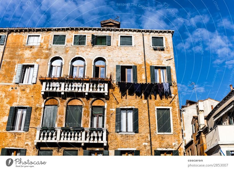 Historisches Gebäude vor blauem Himmel in Venedig Design schön Ferien & Urlaub & Reisen Tourismus Sommer Insel Haus Wolken Kleinstadt Stadt Hafenstadt Altstadt