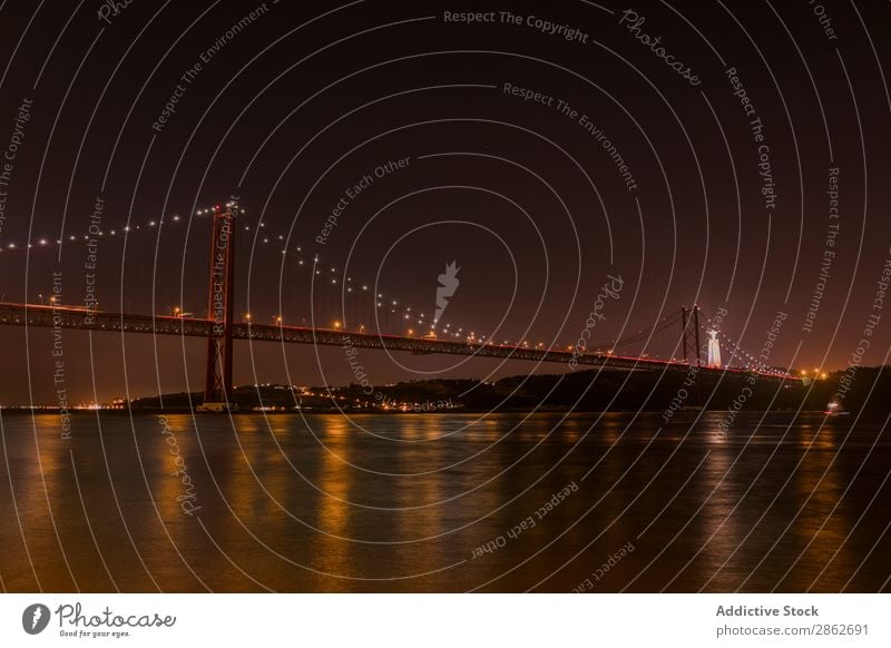 Fluss und große beleuchtete Brücke Golden Gate Bridge Nacht Architektur Meer Bucht Wahrzeichen Großstadt Ferien & Urlaub & Reisen USA San Francisco Kalifornien
